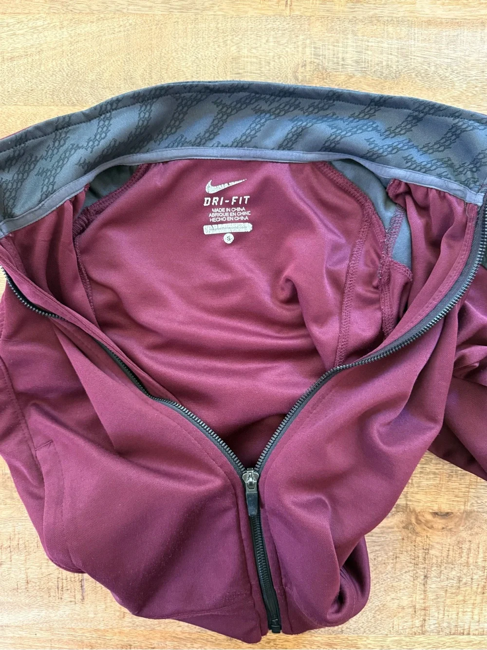 Nike Virginia Tech Hokies Dri-FIT Youth S Full Zip Jacket VT Maroon Gray